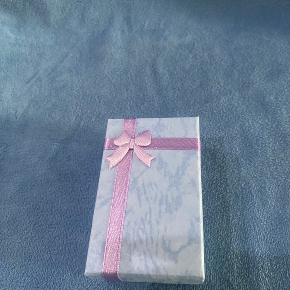 New, Fashion Jewelry, Silvery earrings with pearls. - Picture 6 of 6